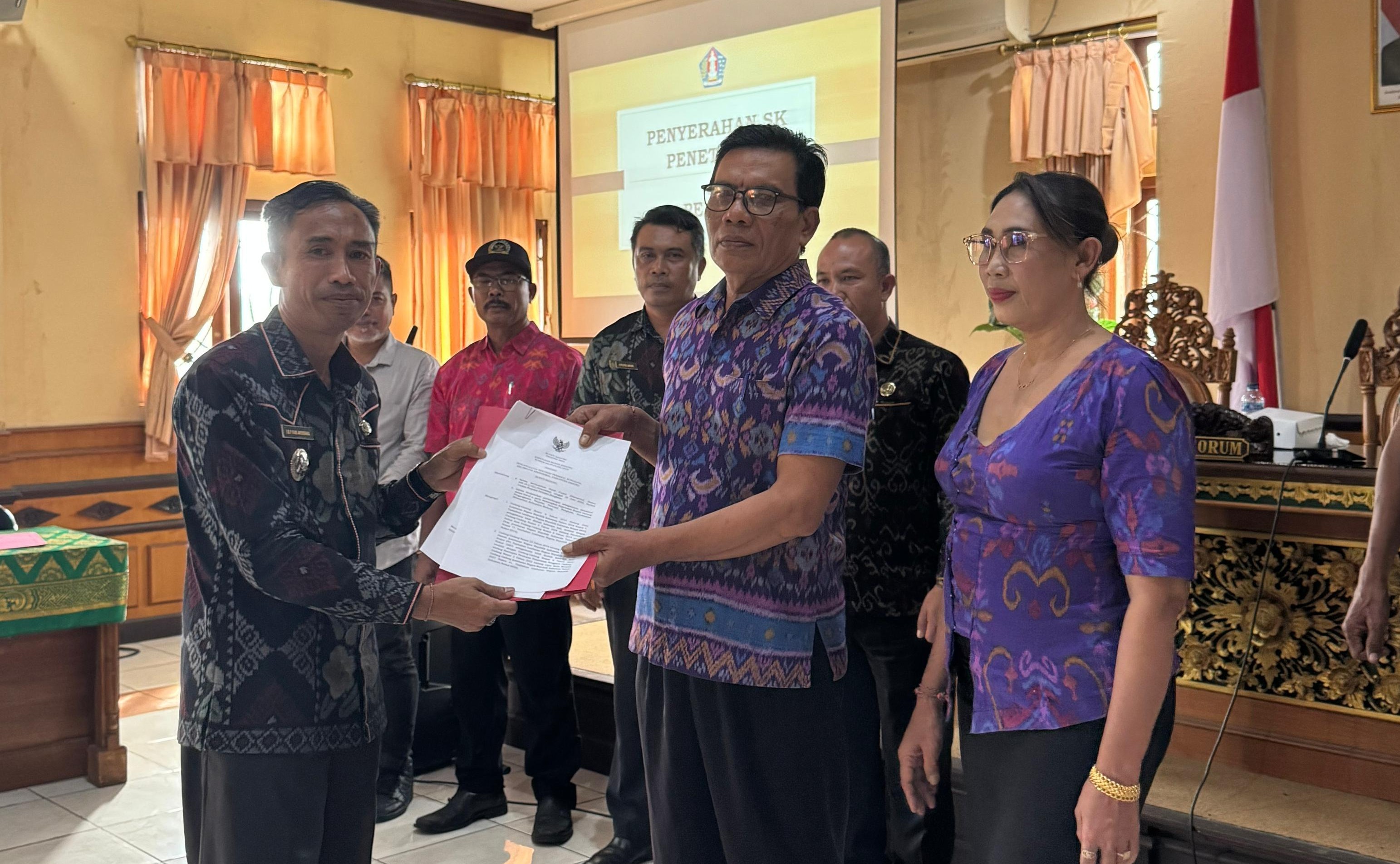 Serah Terima Surat Keputusan Penetapan Pj. Perbekel Bongkasa